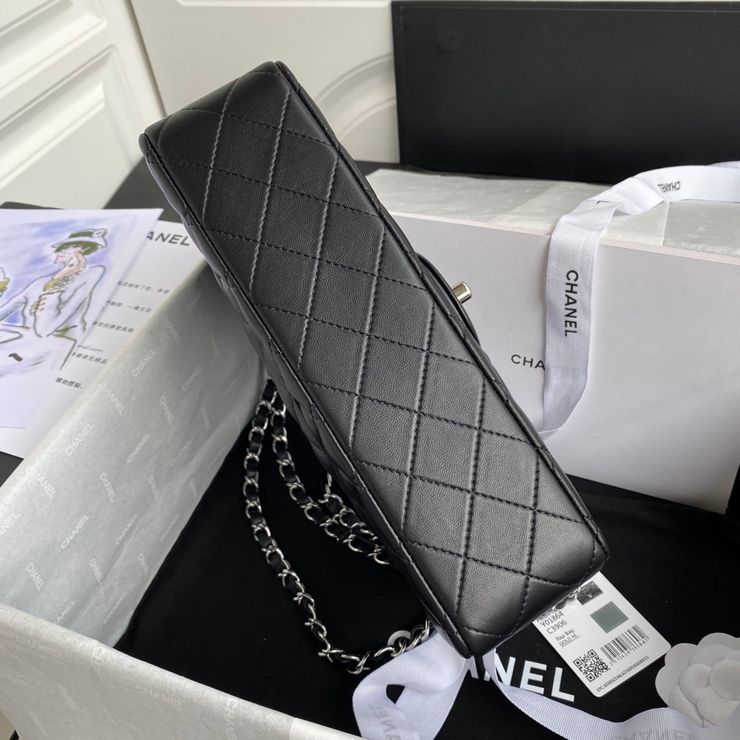 BOLSA CHANEL PRETA LISA - PRATA