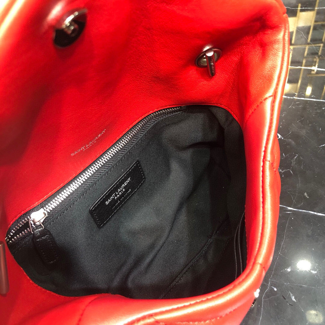 BOLSA PUFFER VERMELHA COM PRATA - 23 CM