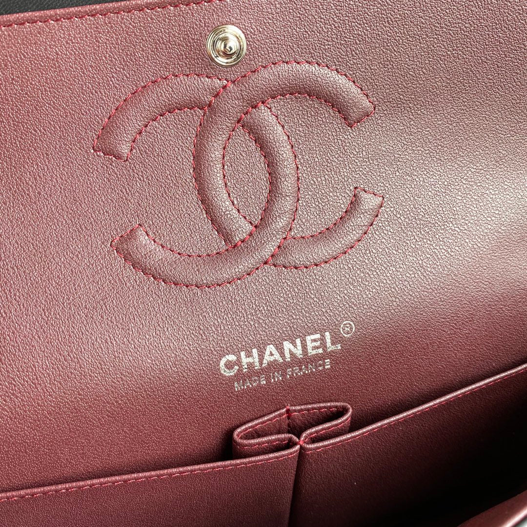 BOLSA CHANEL PRETA LISA - PRATA