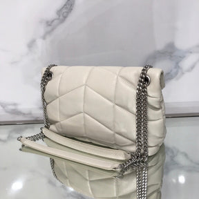 BOLSA PUFFER BRANCA COM PRATA - 23 CM