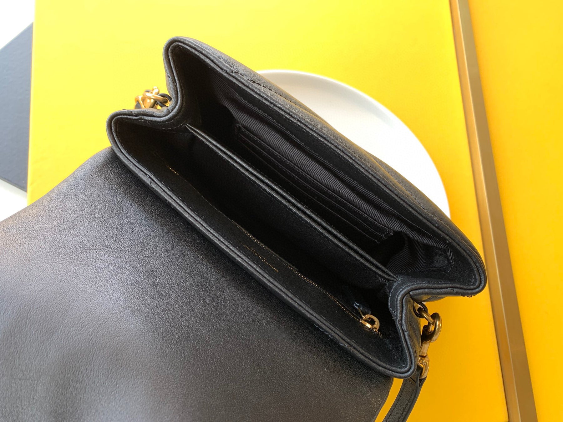 BOLSA LOULOU PRETA - MAIS VENDIDA