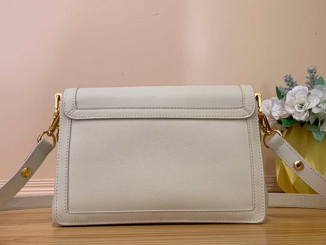 BOLSA DAUPHINE BRANCA - 25 CM
