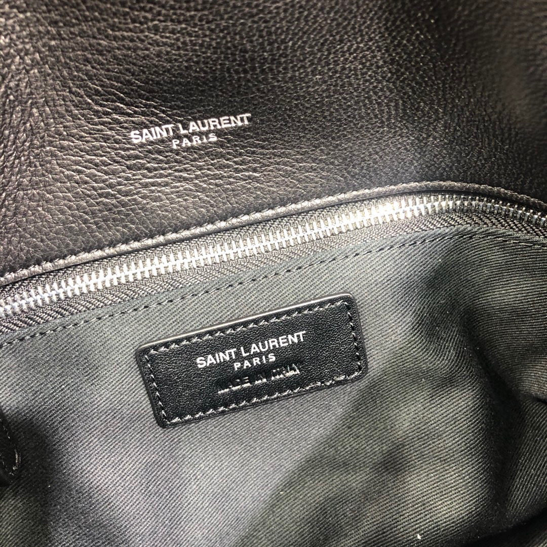 BOLSA PUFFER PRETA COM PRATA - 20 CM