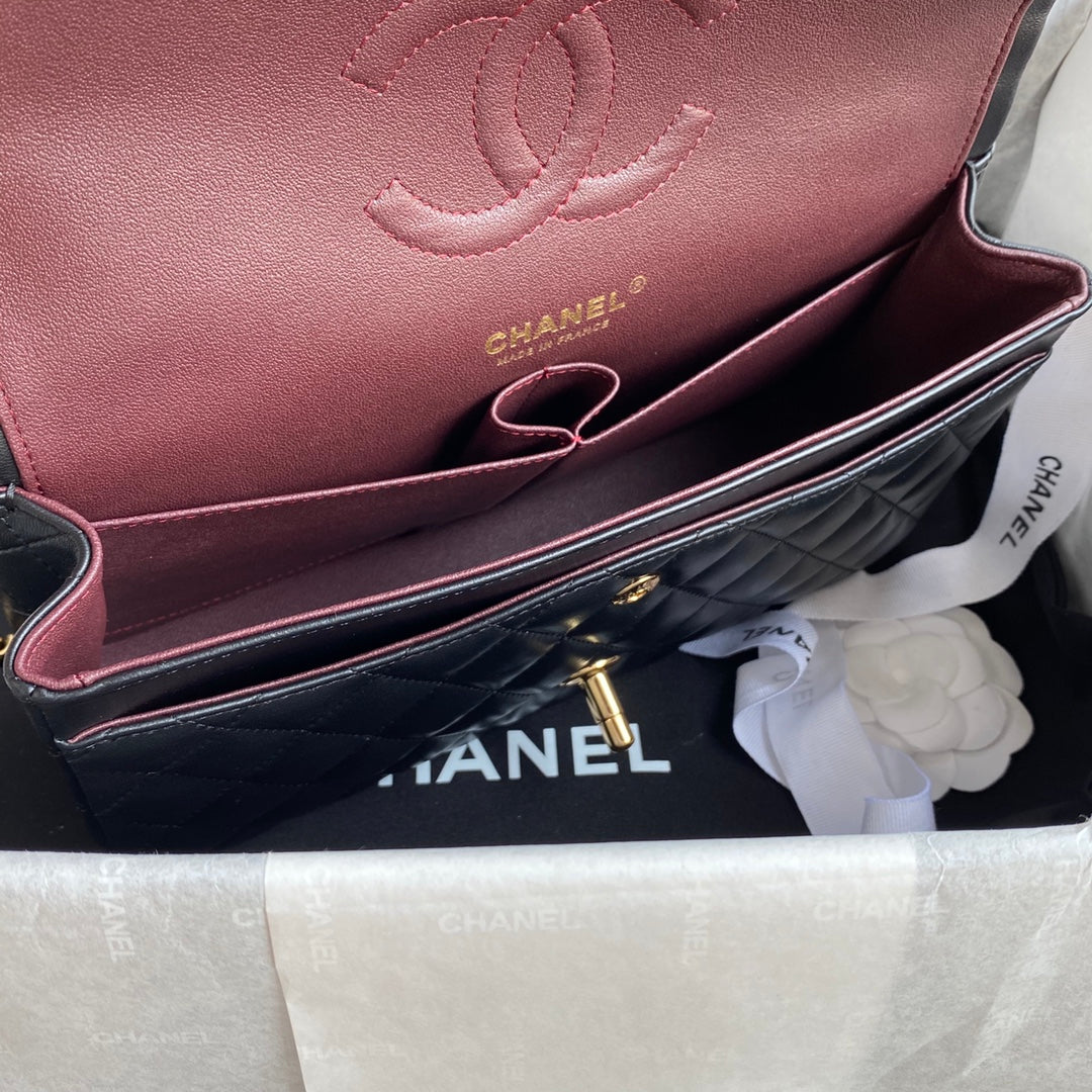 BOLSA CHANEL PRETA LISA - DOURADA = MAIS VENDIDA