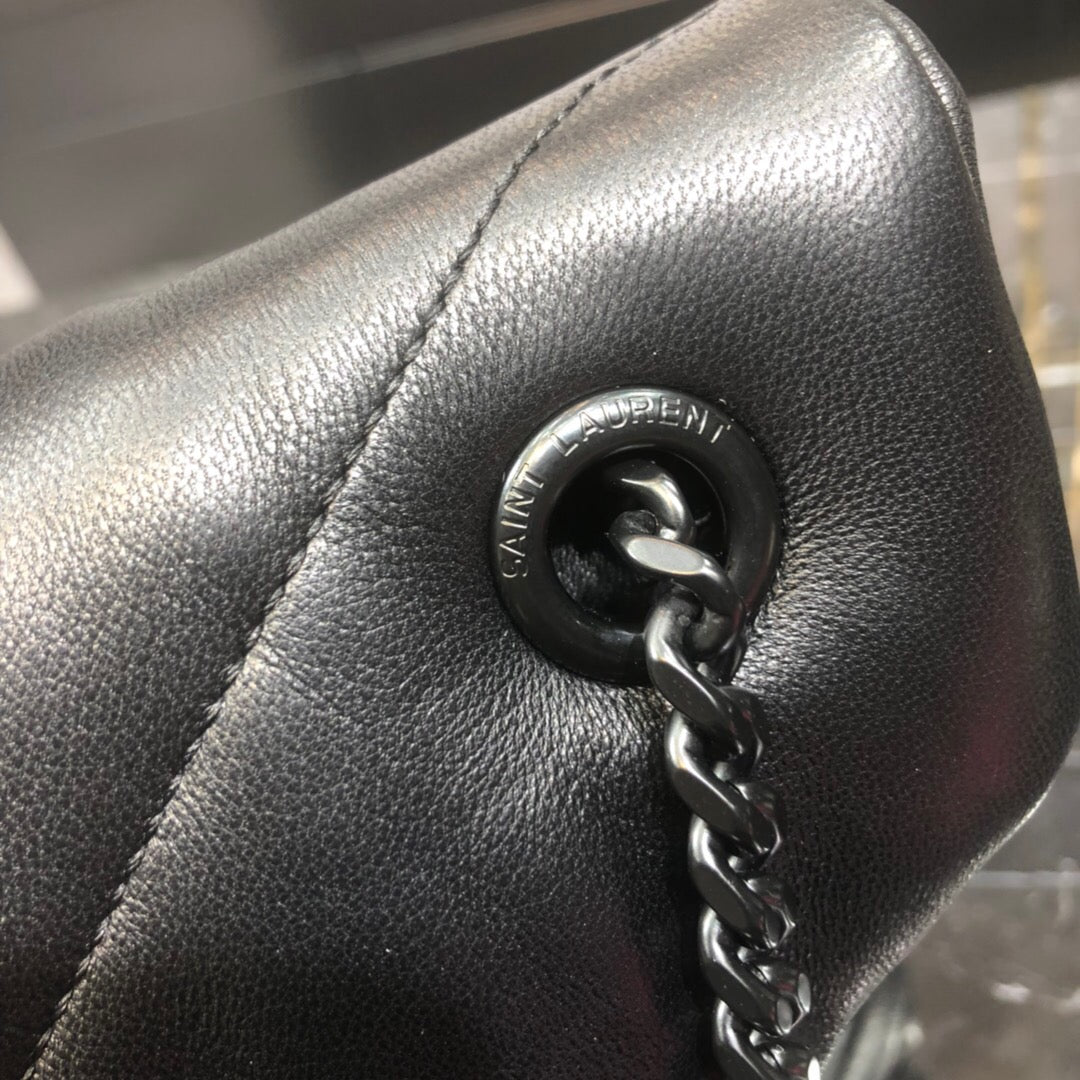 BOLSA PUFFER ALL BLACK - 23 CM