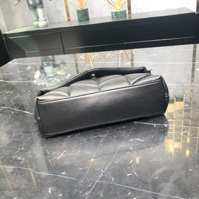 BOLSA PUFFER PRETA COM PRATA - 20 CM