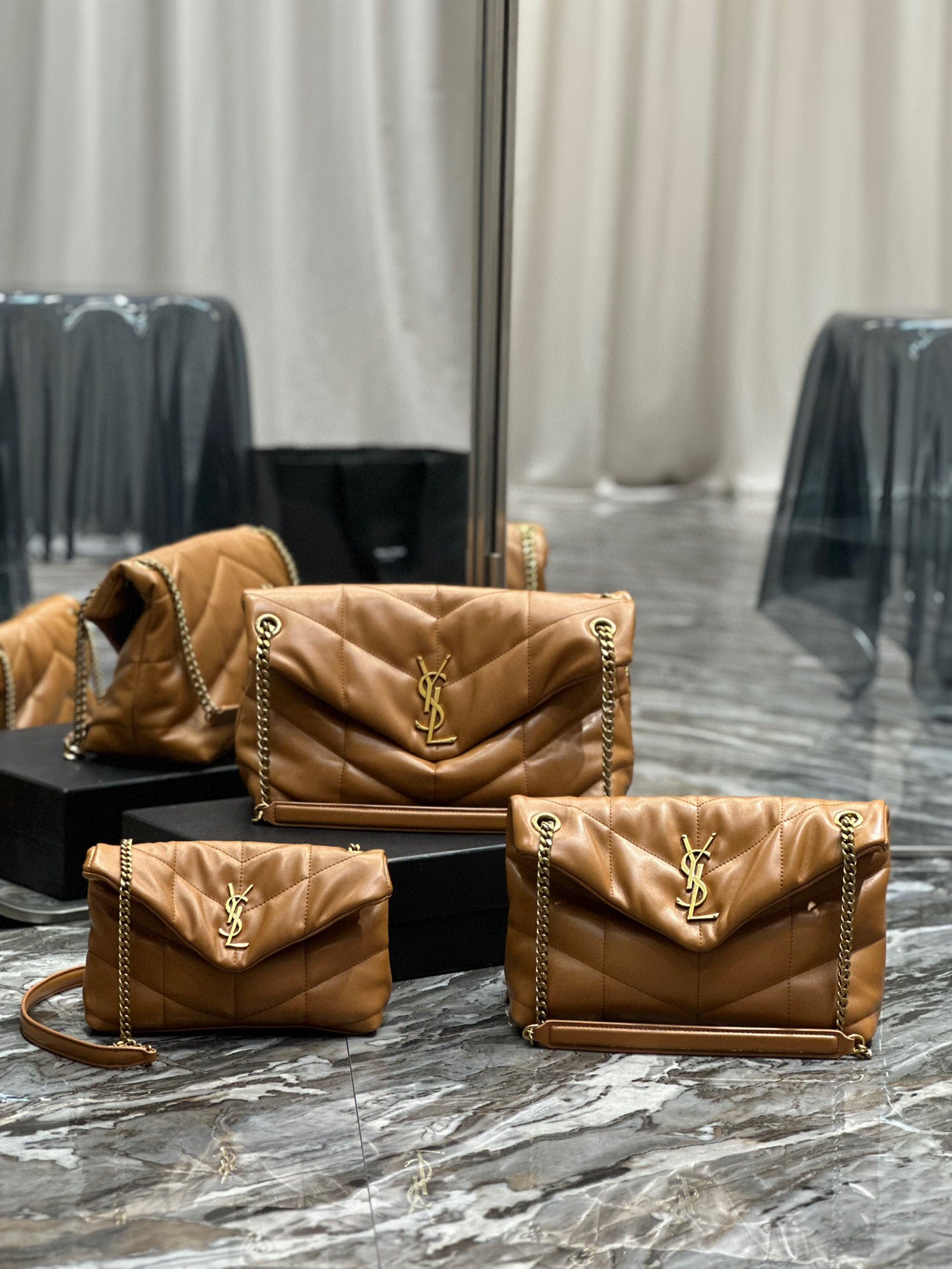 BOLSA PUFFER MARROM - 23 CM