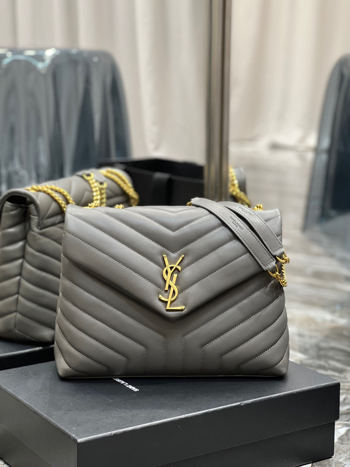 BOLSA LOULOU CINZA - 24 CM