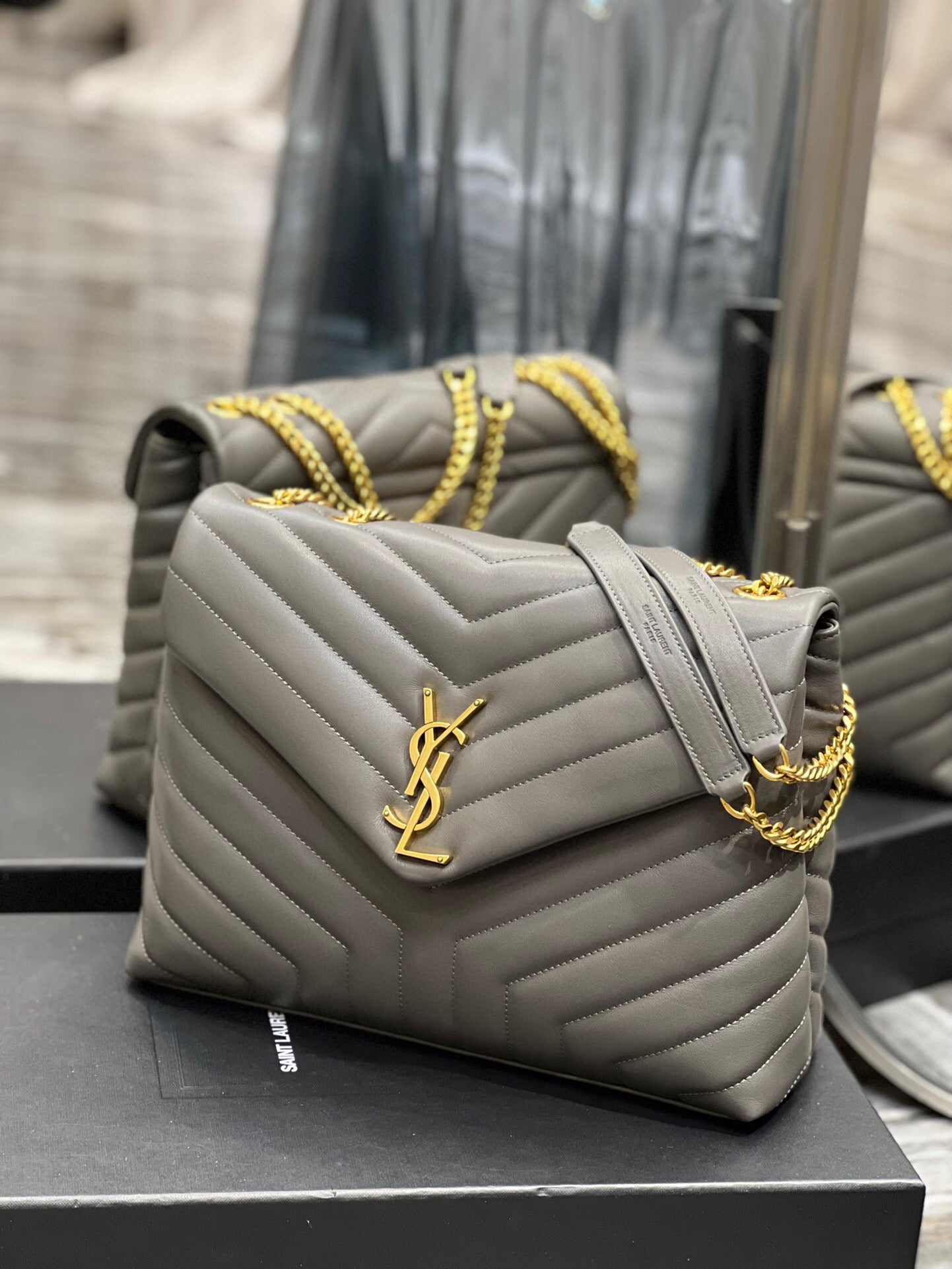 BOLSA LOULOU CINZA - 24 CM