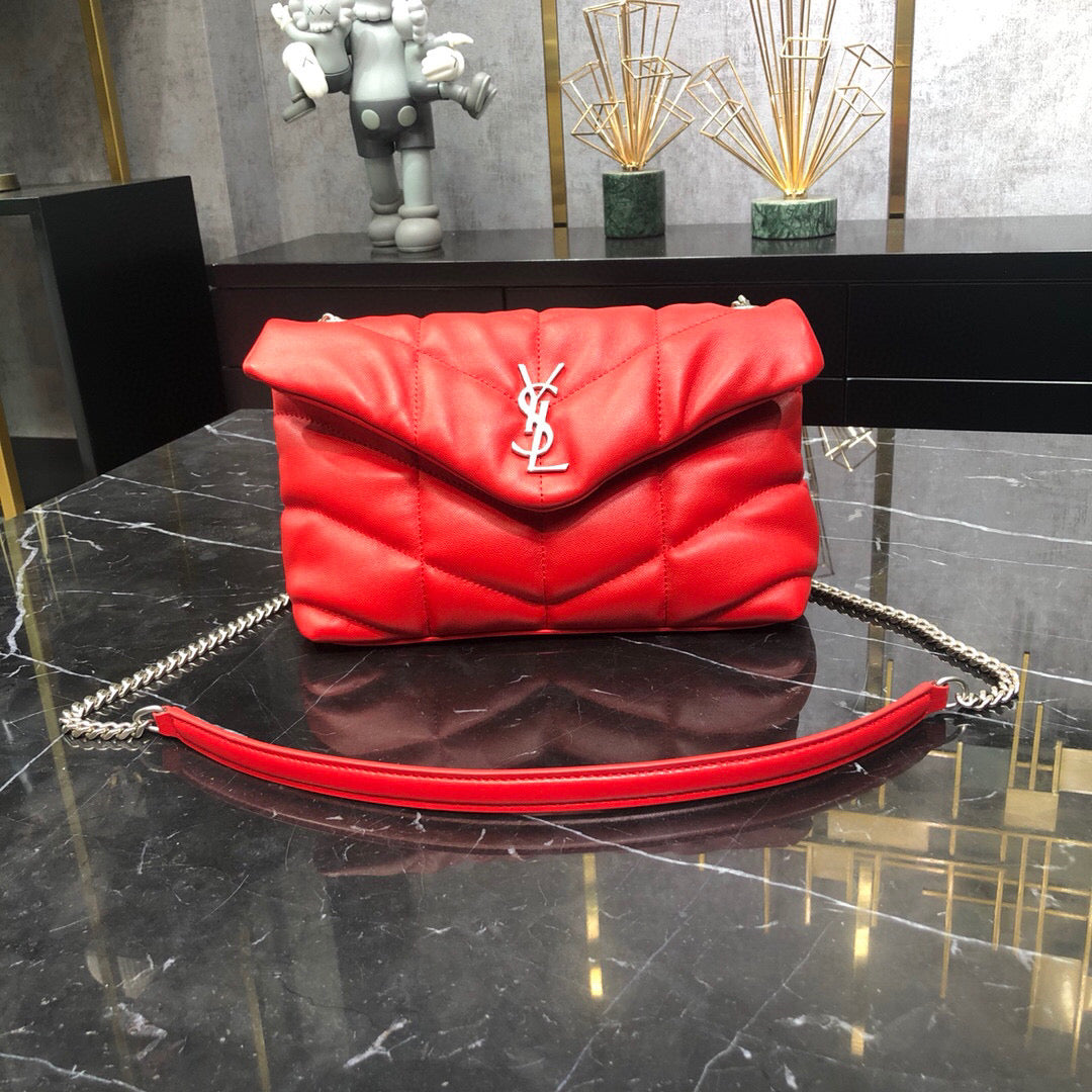 BOLSA PUFFER VERMELHA COM PRATA - 23 CM